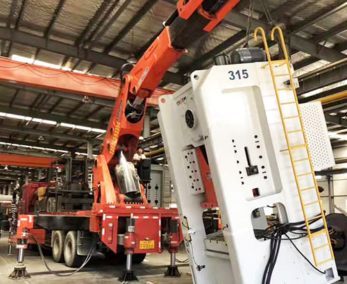 天全附近随车吊出租，轻松解决运输难题