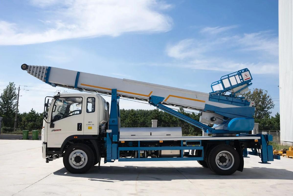 天全云梯上料车租赁费用